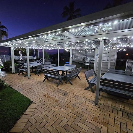 19Th Avenue On The Beach Gold Coast Exterior photo