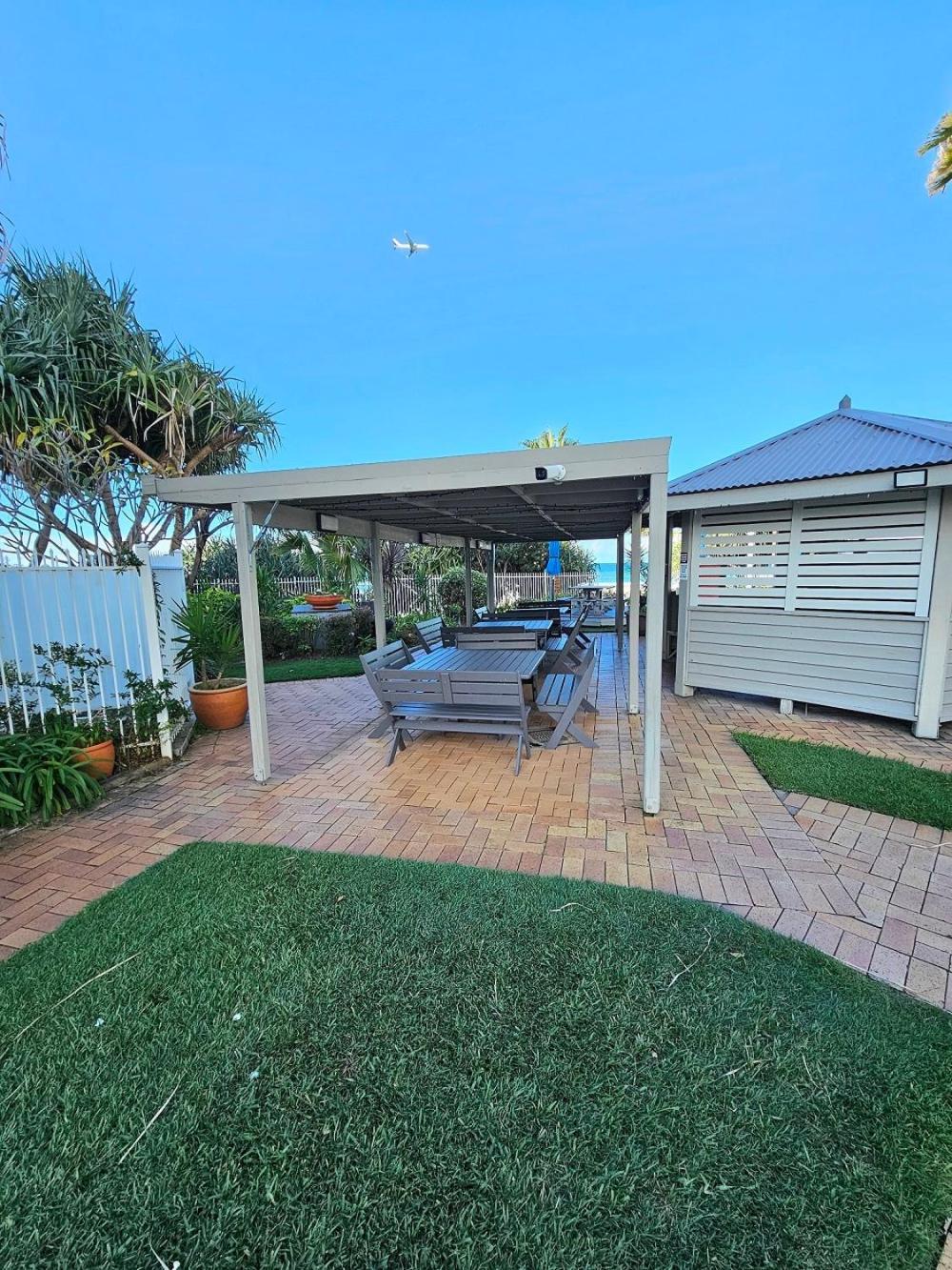 19Th Avenue On The Beach Gold Coast Exterior photo