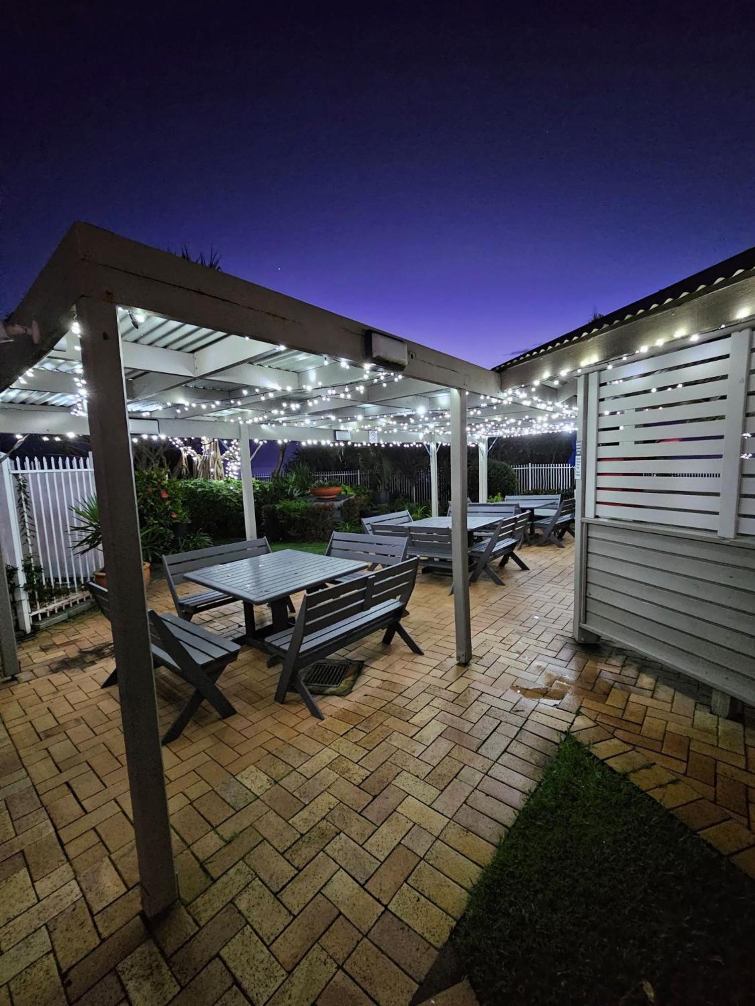 19Th Avenue On The Beach Gold Coast Exterior photo