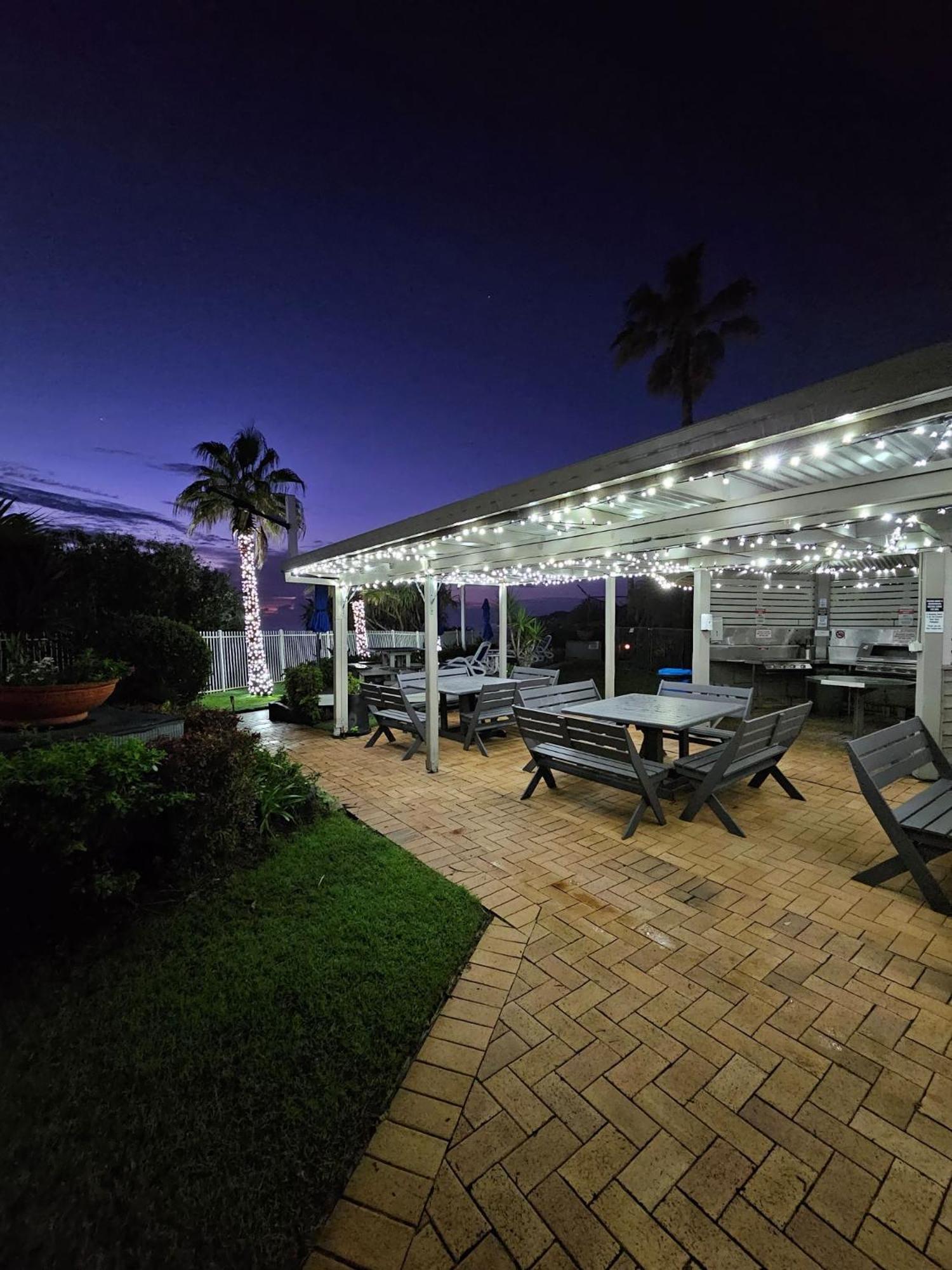19Th Avenue On The Beach Gold Coast Exterior photo